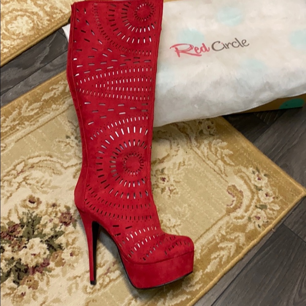 Platform high heeled boots, New, Red color, Sz 8.5